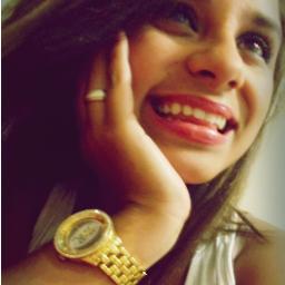 a vida é como uma rosa,cada pétala,uma lembrança e cada espinho,uma realidade,uma realidade que devemos levar como aprovações...