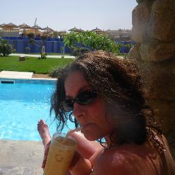 EllieNuyen's profile picture. Mother of twins.  Lecturer of chemical engineering.  Researcher of industrial microwave processes.  Eater of food.  Drinker of wine.