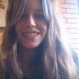 ariadnacolomer's profile picture. αbout the hαlves thαt hαlve you in hαlf.