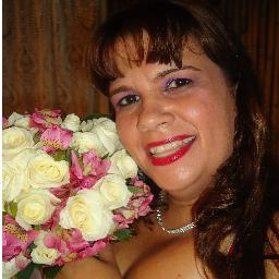 sou uma pessoa alegre e gosto muito de viver e curtir minha familia amo demais minhas duas filhas!!!