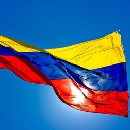 Con los pies en la tierra y el corazón en el cielo. Enamorada de mi país. Alzando la voz por la Venezuela que todos queremos ver y necesitamos tener.