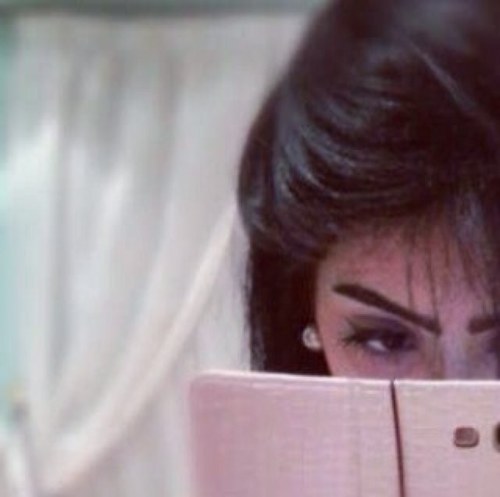 مزاجيه ,فاهيه لابعد حد , رايقه مره ,أحب التسليك كثيرآ . درجه أولى في الحتسي القصيمي والكويتي والخاص ممنوووع منعآ للأحراج  ^‿^
