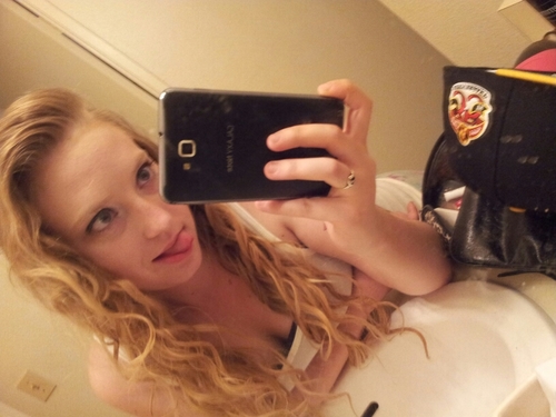 Tarah MarLyn. MommyOfTwo. WifeyToOne.