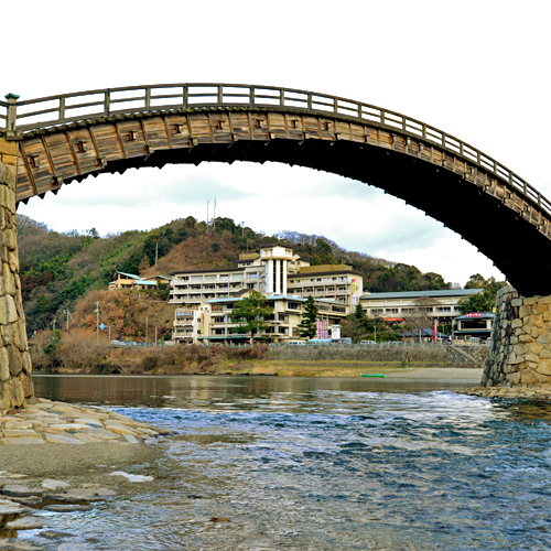 錦帯橋温泉 岩国国際観光ホテル 本日より開催されます食べ放題 飲み放題イベント 春の屋台まつり あいにくの雨模様ですがお食事 お飲み物しっかりご用意して スタッフ一同みなさまのお越しをお待ち申し上げております