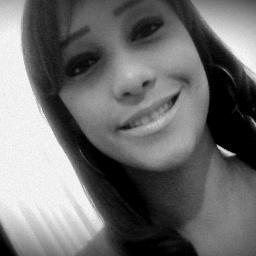 .. é na forma do sorriso.. que consigo demostrar palavras que não sei dizer...!!!

http://t.co/ThirxYLrXS