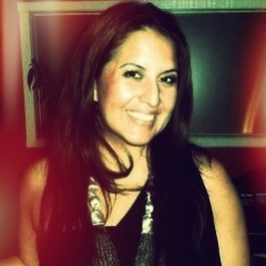 Latina woman in advertising, singer-songwriter, and master of spicy sauces. My jingle game is on point.