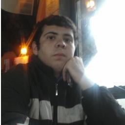 não mi enporto q me olhem dos pés a cabeça pois nunca farão a minha cabeça nem chegarão aos meus pés