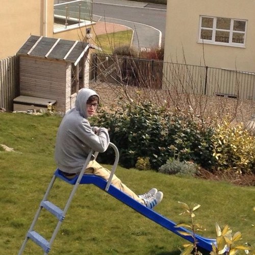 DaveBrilley's profile picture. Some sense mixed in with copious amounts of drivel.