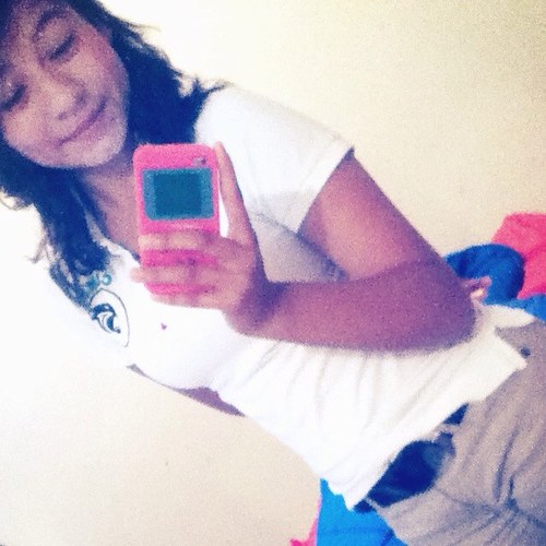 | food , soccer , shopping & spend time w/ le bestfriendx completes my life ;**