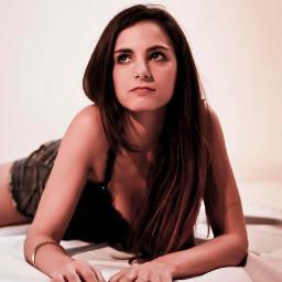Actriz. Cantante. Bailarina. Diseñadora de Imagen y Sonido (UBA). JTP Docente de Producción Audiovisual (UBA). Princesita en Eventos. Bitec. AMO A MIS HERMANOS.