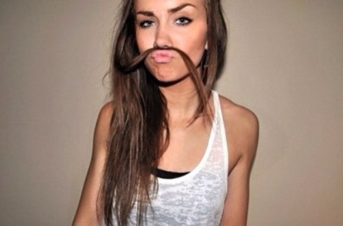 Brunettes do it better!
