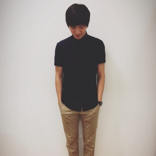 alvintsm's profile picture. everyone is a stranger until you give them a chance.