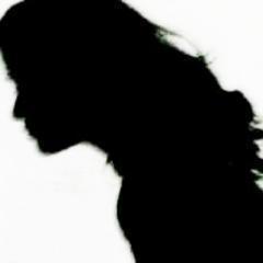 AnnaPaula23's profile picture. 