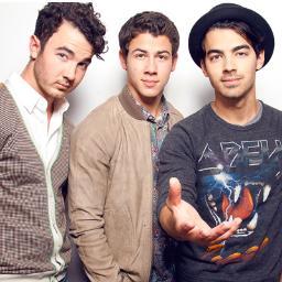 Twitter officiel du blog Jonas-Brothers-Online [votre source française #1 sur @NickJonas, @JoeJonas & @KevinJonas (les @JonasBrothers)] MAJ 24/7! +I FOLLOW BACK