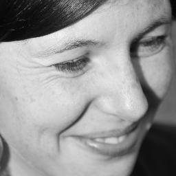 Comms professional in Brussels, runner, mother of 3 young girls. Enjoying life as a motto. Tweets are my own.