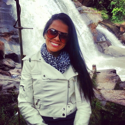 ando leve, feito uma pluma ..   :)