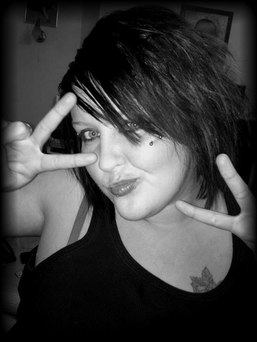 KellyMichelleS2's profile picture. 