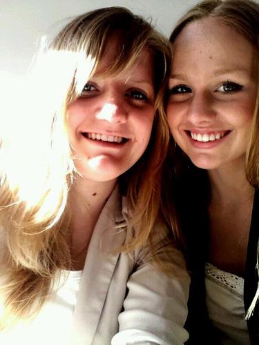 I love to dance.
In love with @LapLap_3218.