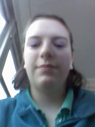 I love emo boys I dont care if u r bi I am single( I am emo) my profile pic is old