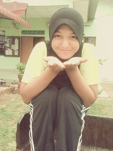 *she hurts and she cries,but you can't see the depression in her eyes,because she just smiles*_daim