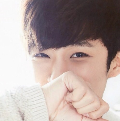 ผมคิมมยองซูแห่งเด็กแคระนะคร้าบบบบ ยินดีที่ได้รู้จักทุกคนนะฮ้าบ อันยองงงงง~~