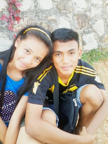 My Jesus †  |  PJE ╮(^▽^)╭ | :love Mas Lelet :love @rezpectorafif :x | My Family (*) | I was born 14 May 1998 :) :* :p (⌒▂⊙)