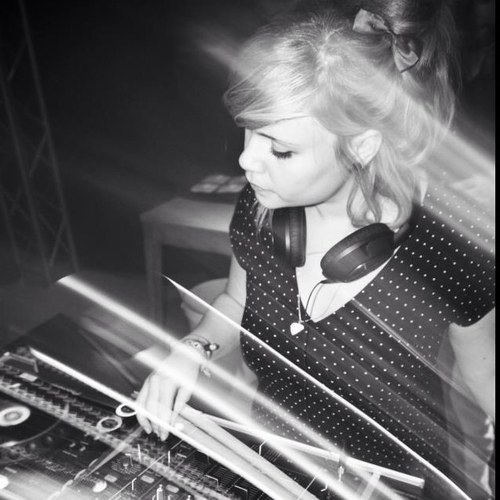 Music || Intellectual property || @lucyfoxalot || Rock 'n roll || Cats || You have to go on & be crazy. Craziness is like heaven.