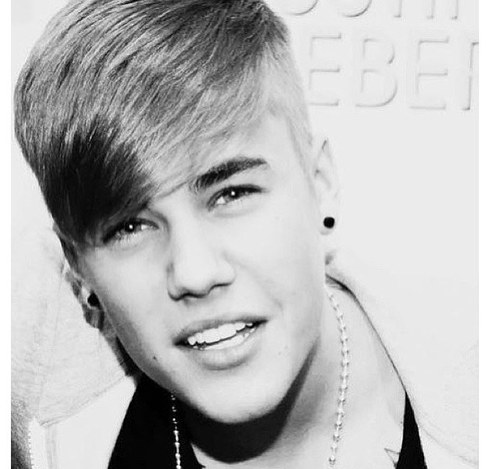 Two beliebers from Norway!One day we want to be able to say 'i met my idol'@justinbieber.