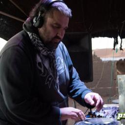 Spiros Wom is one of the founder of the Amorphia team, who organise events since 1994. At our parties you could hear all kinds of psychedelic music