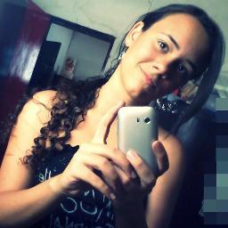 Feche os olhos e finja que é só um sonho ruim.