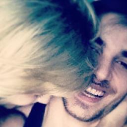 -E pra quebrar esse silêncio , vou dizer , você não sai do meu pensamento ,∞                   SophiaAndFuik♥