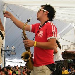 oriundo de maipu, estudiante de animacion digital, conocimientos de diseño y temas visuales, saxofonista, y muchas cosas mas..
seguidor de Jesus!