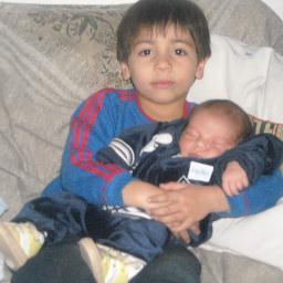 juliafelipeale's profile picture. a favor de los chocolates jajaja