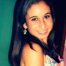 “Quando dez passos nos separam, nove é apenas a metade do caminho que temos que percorrer.” Te amo pra sempre Princesa.   By: Sandro Jackson