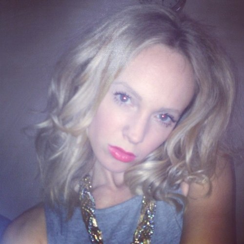 RahooAmber's profile picture. 