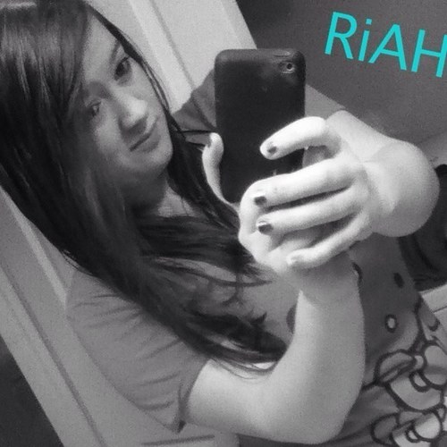 The names Mariah, im 18. My boys are my life Brendon Alexander Cole Botts & Chase Robert Scott Botts. You gotta problem with me dont bother following me.