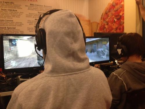Team diStortion '13 Makeing a Name for ourself's
ROSTER: @MLGNizzo @CorvetteMN @I_am_Youwho & @diS_XPLICIT 
Also We are following back all Comp. Gamers back!