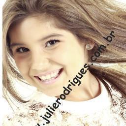 Somos o fc julie rodrigues AUTORIZADA PELA MÃE DELA ! siga-nos no TT e seguiremos de volta ! amamos a Juliê ! Beijos no ♥