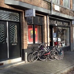 Walgenbach Art & Books is gespecialiseerd in kunstenaars- en kunstboeken, beeldende kunst en fotografie met Rotterdam als speciaal aandachtsgebied.