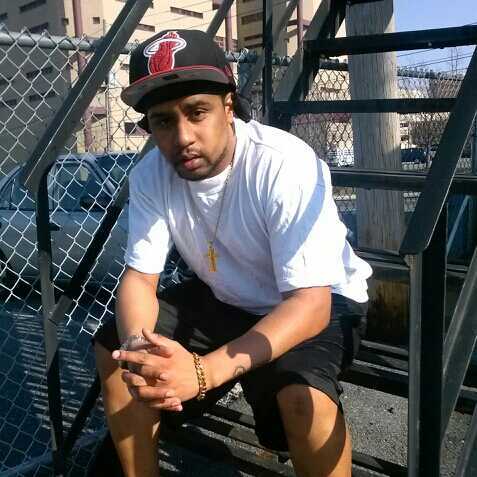 im a rapper i go by Willow The Greatest from NJ i have two beauityful daughters