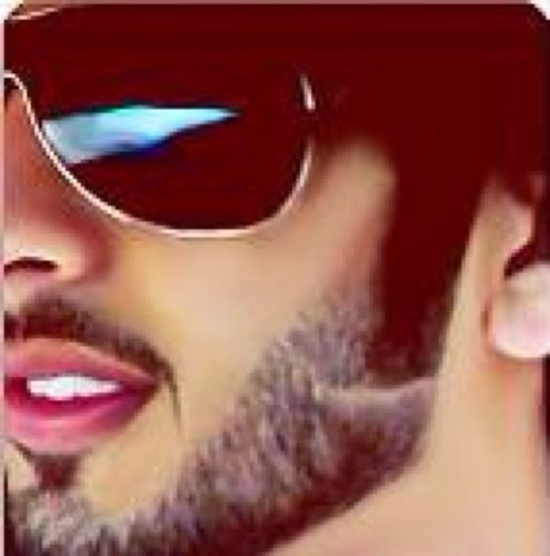 تظن في غيابك أموت من القهر والشوق ... لك الله من تفارقنا وأنا أحاول أذكر أوصافك؟