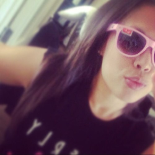 YassyJohn8's profile picture. 