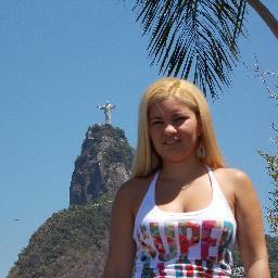 SOU ESPECIAL, PORQUE SOU FELIZ..  CAROLZINHA