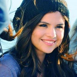 Não sou a Selena  sou uma fã da minha diva Selena Gomes
