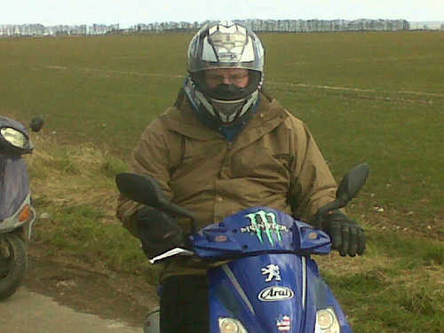 I am 25 year old  single male and a hull city fan I like motorbikes tattoos and women