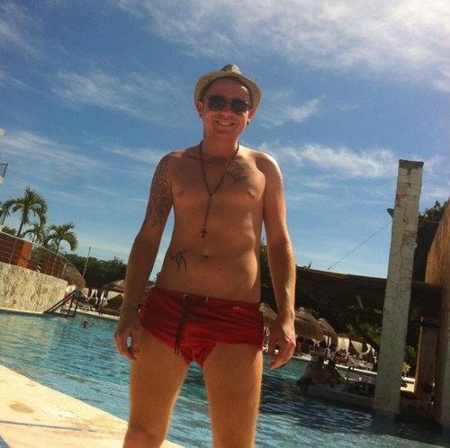 PaddiB16's profile picture. 20 something gym addict in training taking one step at a time 

instagram       paddi__