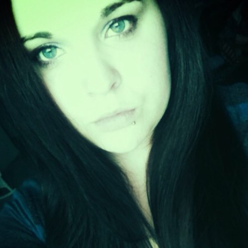 Im katey,im a nerd,im crazy and cute! Im 27.CANADA!