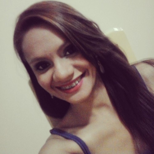 Cearense, estudante de fisioterapia, palmeirense, aficcionada em música, cinema, livros.... :)