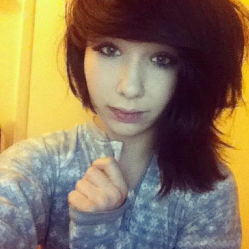 Heyy! I'm Emily, I'm pretty much a cunt... I am 15 now *-* 411 livin life short ;)