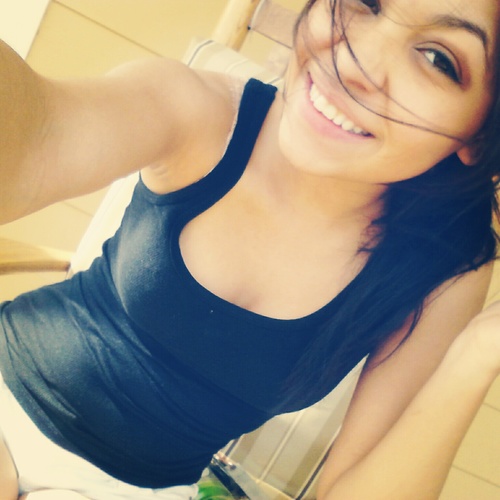 theresa_marie27's profile picture. Happy, free, confused & 18. #Masshole